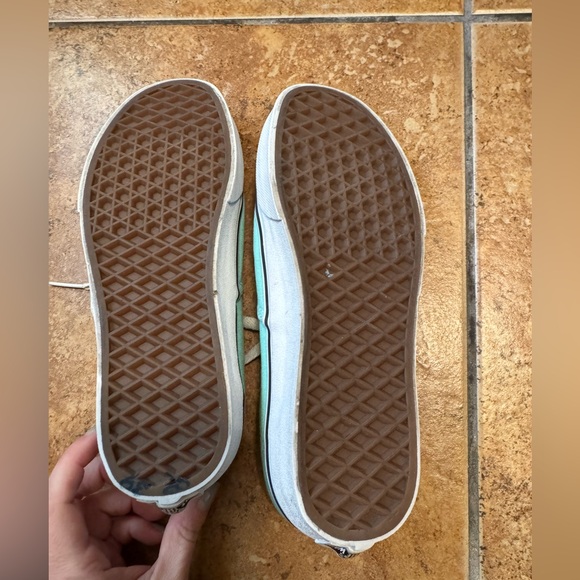 Vans - Picture 3 of 4